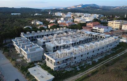 ŞAKRANDA 3+1 HAVUZLU SİTE İÇERİSİNDE VİLLA