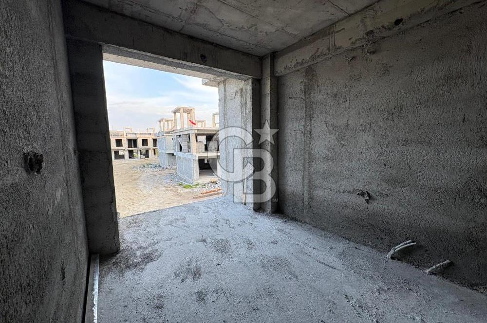 ŞAKRANDA 3+1 HAVUZLU SİTE İÇERİSİNDE VİLLA