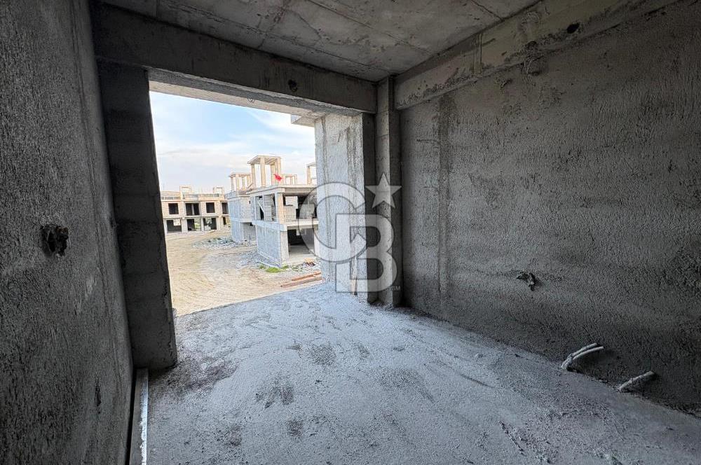 ŞAKRANDA 3+1 HAVUZLU SİTE İÇERİSİNDE VİLLA