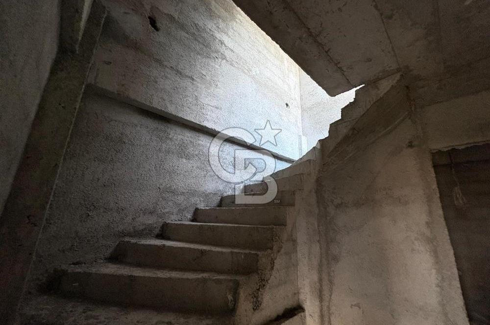 ŞAKRANDA 3+1 HAVUZLU SİTE İÇERİSİNDE VİLLA