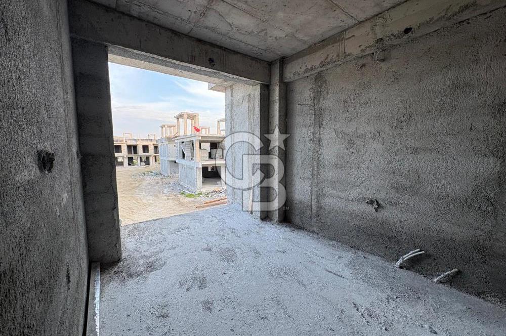 ŞAKRANDA 3+1 HAVUZLU SİTE İÇERİSİNDE VİLLA