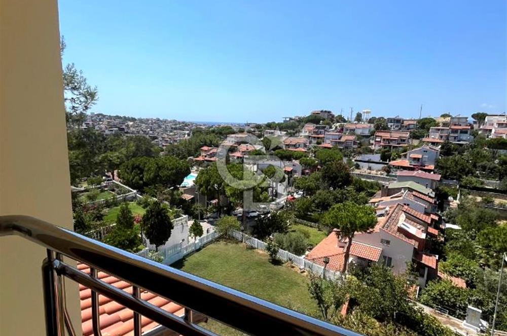 Akarca Yenisu Evlerinde Deniz Manzaralı Satılık 5+1 Villa