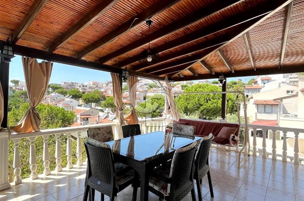 Akarca Yenisu Evlerinde Deniz Manzaralı Satılık 5+1 Villa