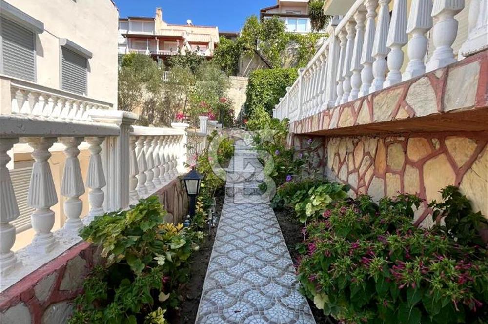 Akarca Yenisu Evlerinde Deniz Manzaralı Satılık 5+1 Villa