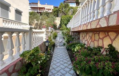 Akarca Yenisu Evlerinde Deniz Manzaralı Satılık 5+1 Villa