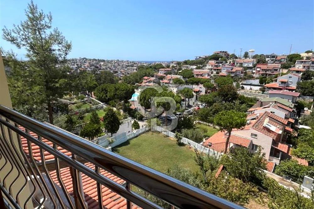 Akarca Yenisu Evlerinde Deniz Manzaralı Satılık 5+1 Villa