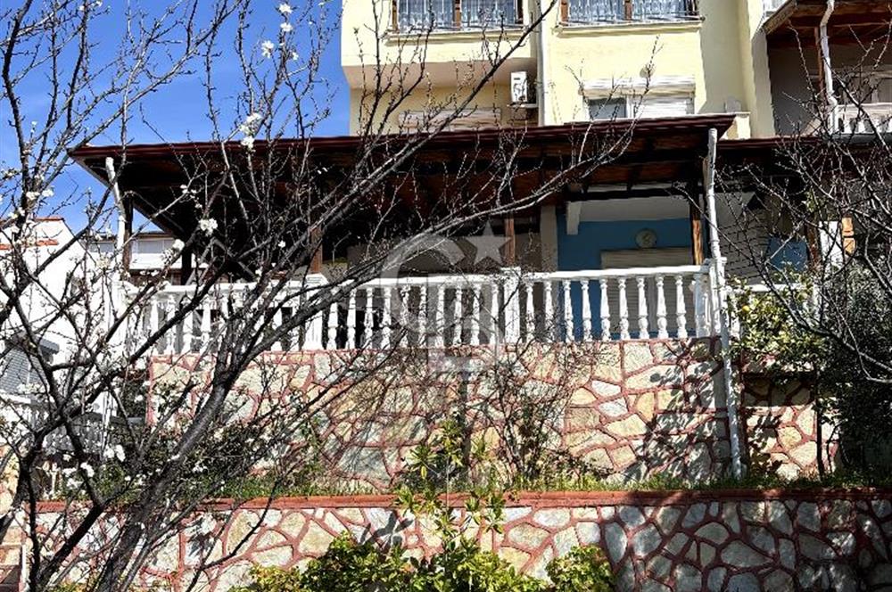 Akarca Yenisu Evlerinde Deniz Manzaralı Satılık 5+1 Villa