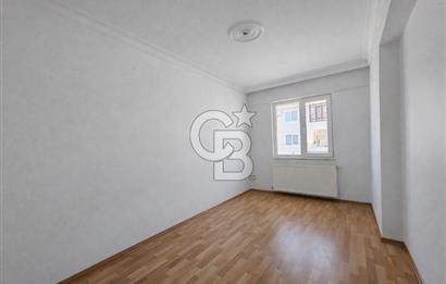 Adliye Bölgesinde Satılık Ön Cephe Köşe 3+1 Dair