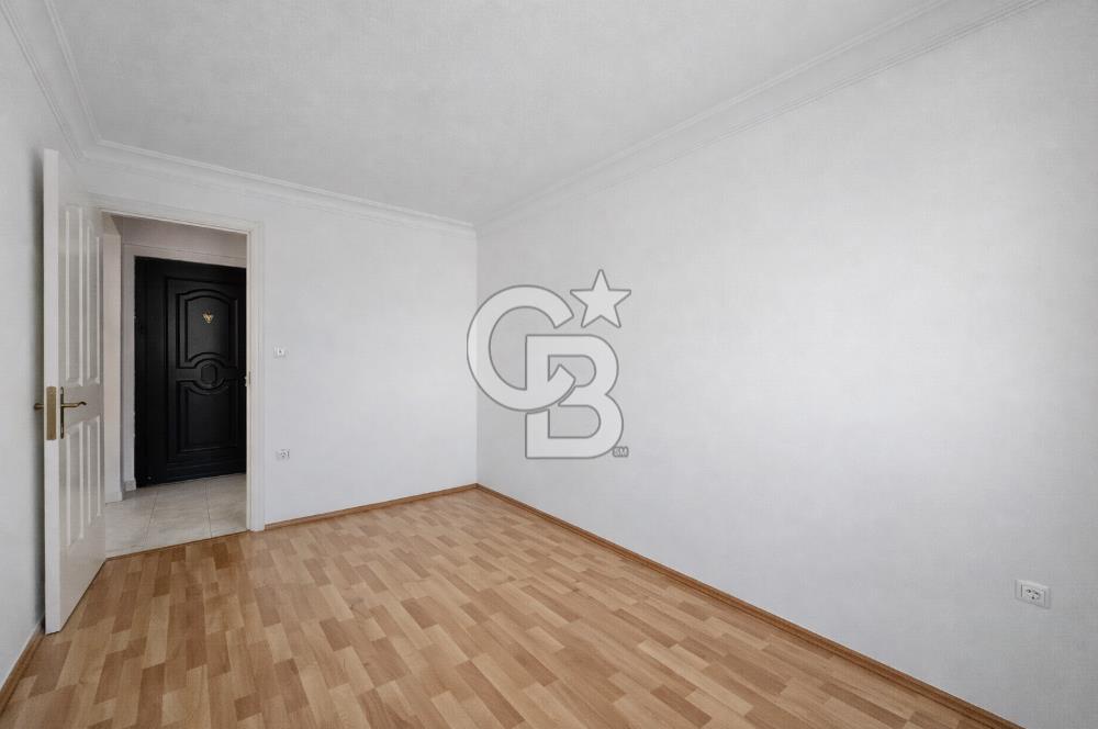 Adliye Bölgesinde Satılık Ön Cephe Köşe 3+1 Dair