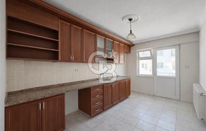 Adliye Bölgesinde Satılık Ön Cephe Köşe 3+1 Dair