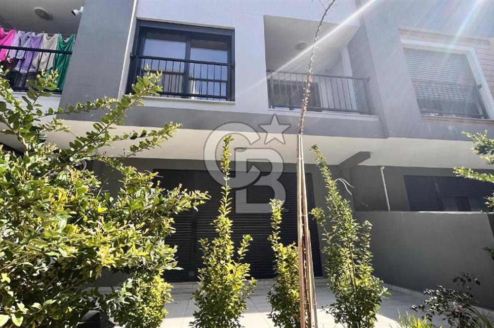 ALİAĞA YALI MAHALLESİ'NDE SATILIK 3+1 VİLLA