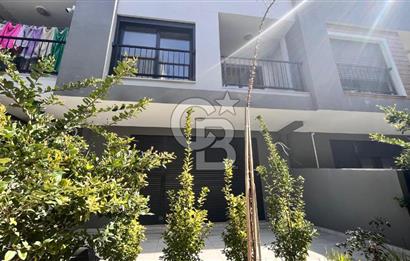 ALİAĞA YALI MAHALLESİ'NDE SATILIK 3+1 VİLLA