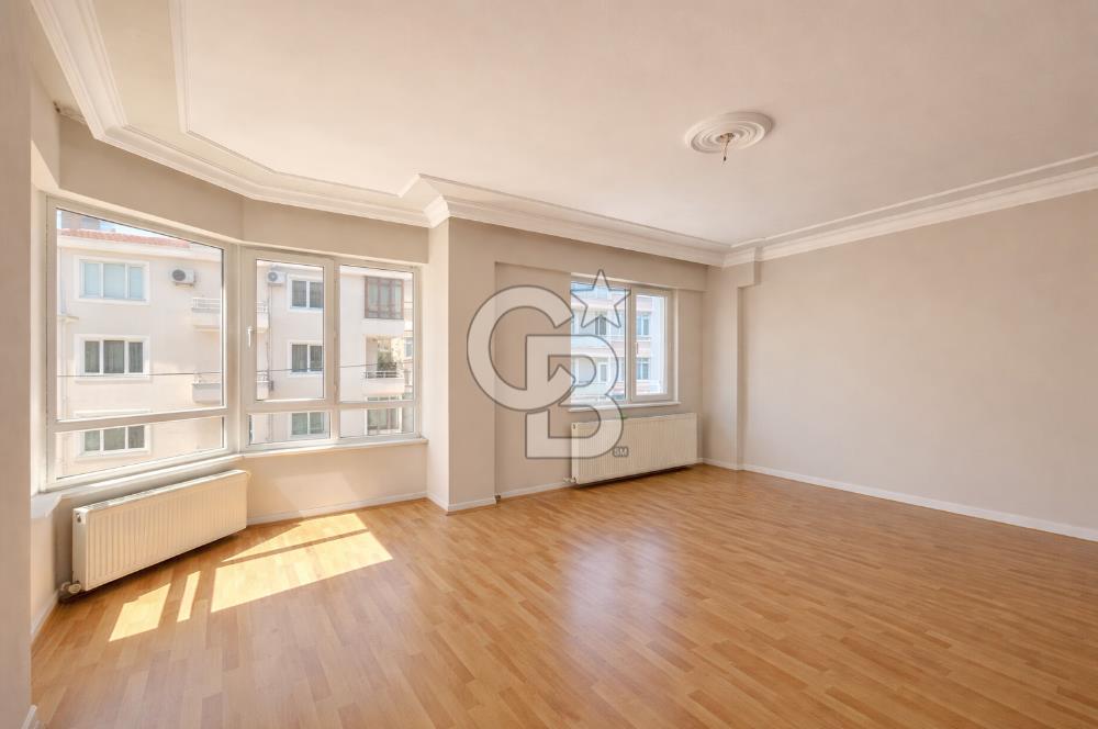 Adliye Bölgesinde Satılık Ön Cephe Köşe 3+1 Dair