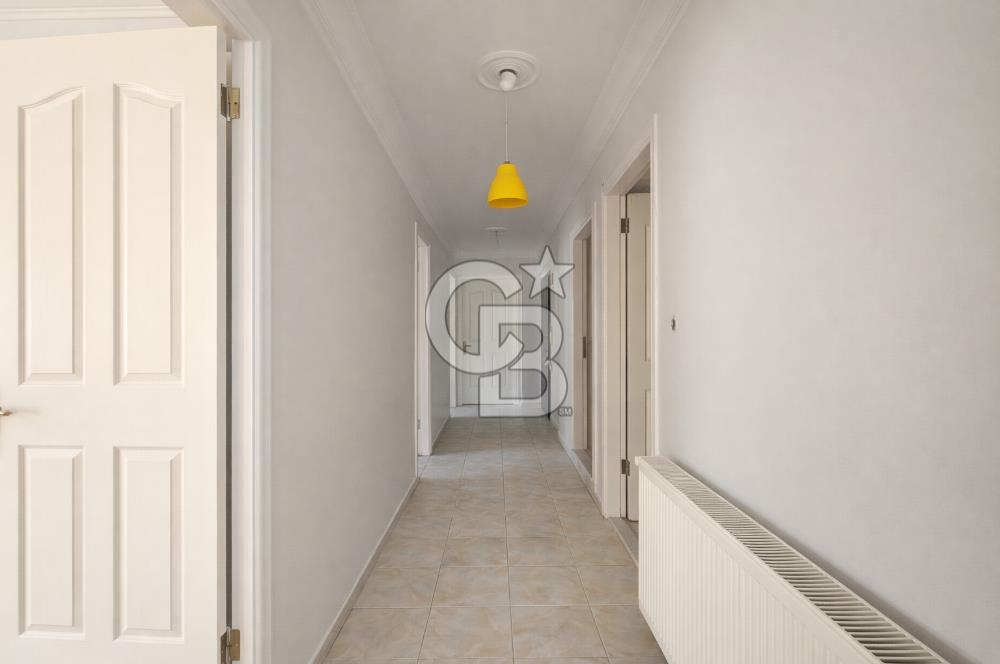 Adliye Bölgesinde Satılık Ön Cephe Köşe 3+1 Dair