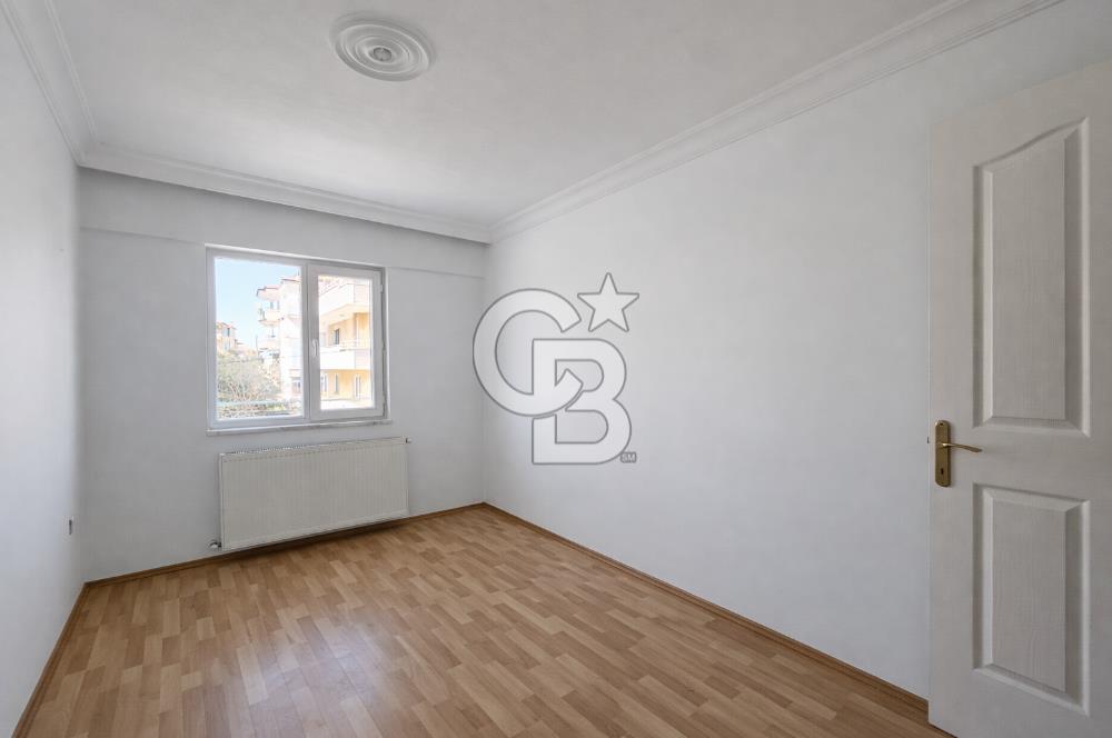 Adliye Bölgesinde Satılık Ön Cephe Köşe 3+1 Dair