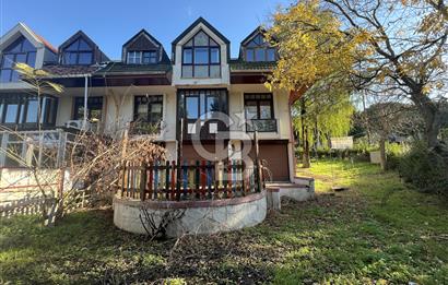 BAHÇEŞEHİR MERKEZDE ÇINAR ADASI SATILIK KÖŞE VİLLA