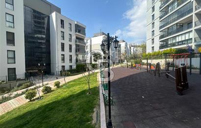 Çiğli Park Yaşam Santorini Sitesi’nde Önü Açık, Büyük Bahçeli Fırsat Daire