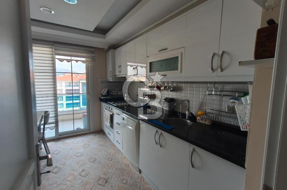 COLDWELL BANKER POYRAZ'DAN CADDE ÜZERİ GENİŞ 3+1 FIRSAT DAİRE