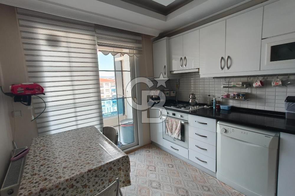 COLDWELL BANKER POYRAZ'DAN CADDE ÜZERİ GENİŞ 3+1 FIRSAT DAİRE