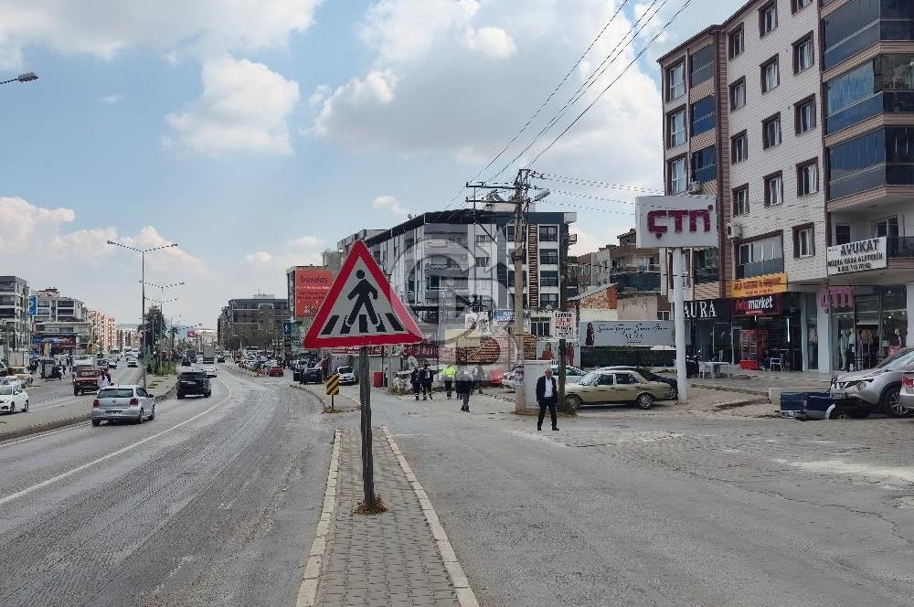 COLDWELL BANKER POYRAZ'DAN CADDE ÜZERİ GENİŞ 3+1 FIRSAT DAİRE