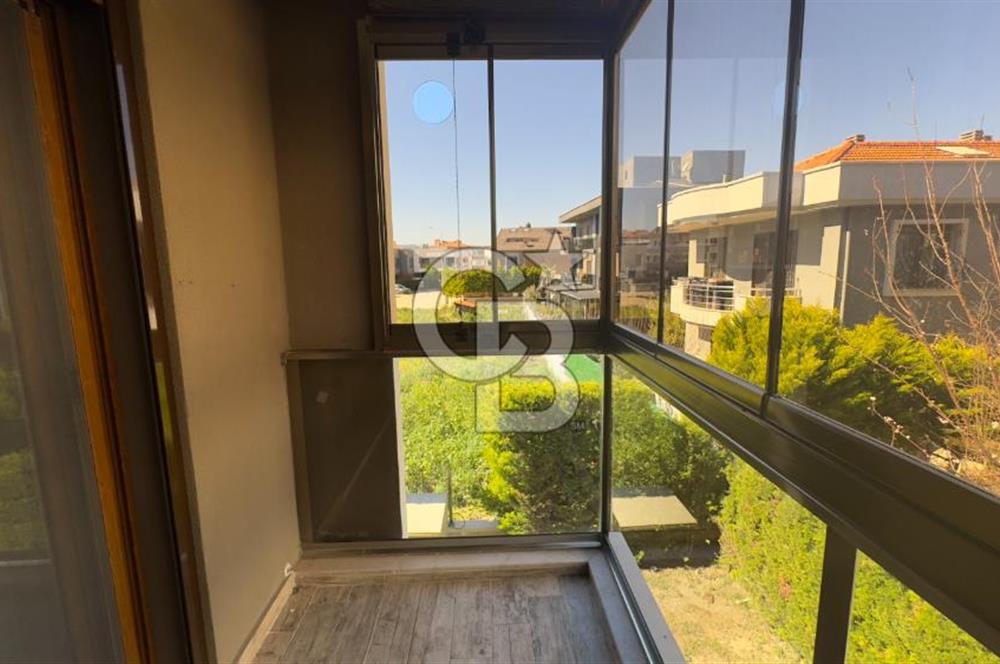 Güzelbahçe Maltepe'de Sahile Yakın Satılık 3+1 Daire