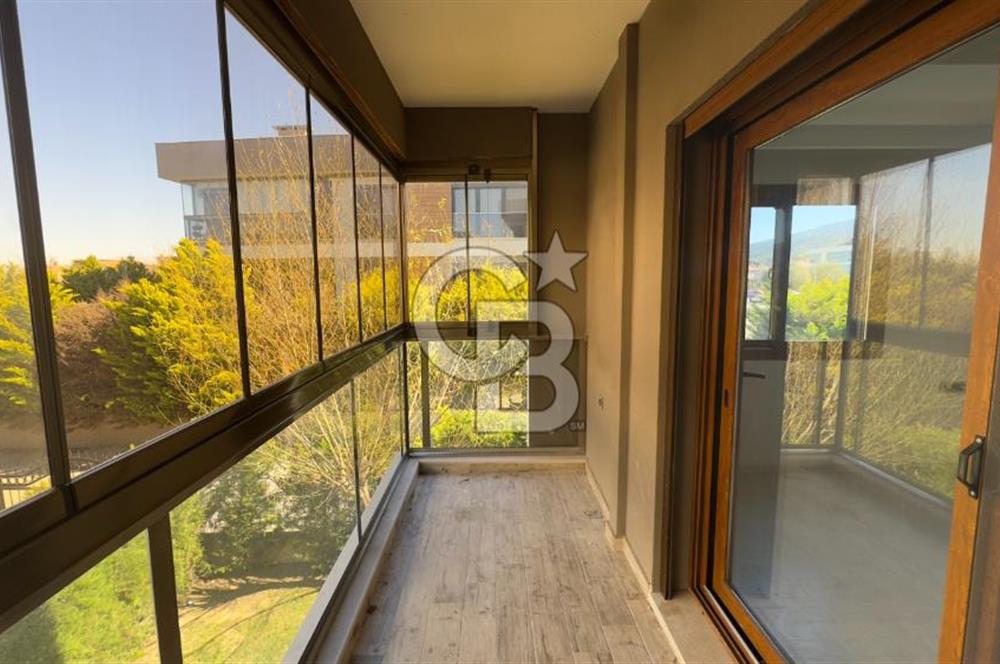 Güzelbahçe Maltepe'de Sahile Yakın Satılık 3+1 Daire