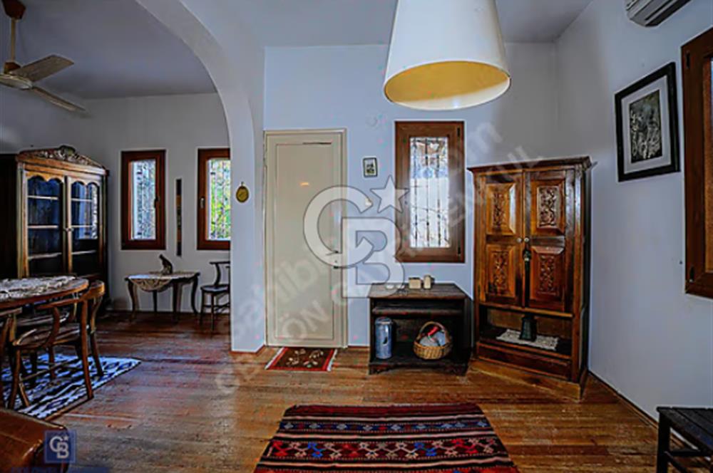 Foça'da Denize Yürüme Mesafesinde Sezonluk Kiralık 3+1 Villa