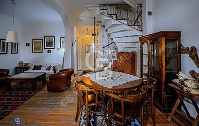 Foça'da Denize Yürüme Mesafesinde Sezonluk Kiralık 3+1 Villa