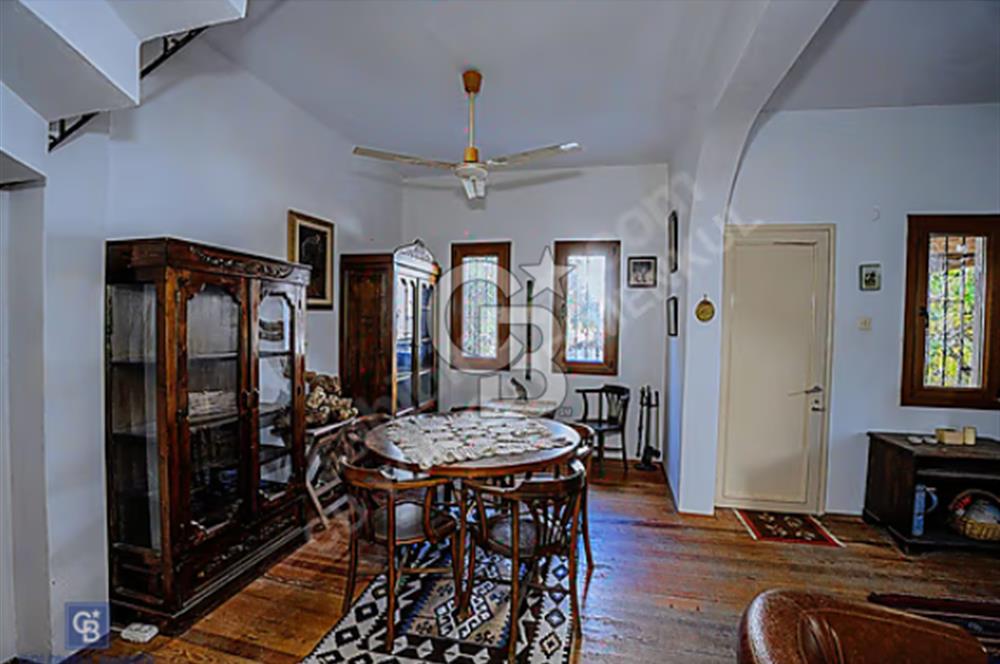 Foça'da Denize Yürüme Mesafesinde Sezonluk Kiralık 3+1 Villa