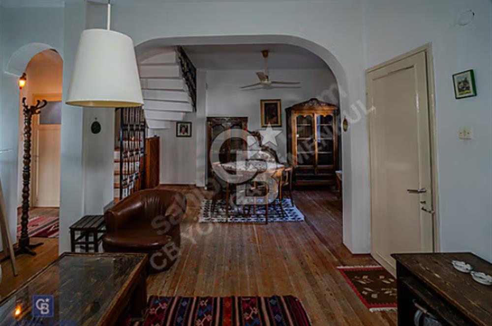 Foça'da Denize Yürüme Mesafesinde Sezonluk Kiralık 3+1 Villa