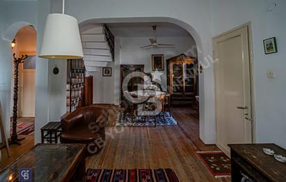 Foça'da Denize Yürüme Mesafesinde Sezonluk Kiralık 3+1 Villa