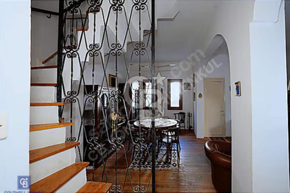 Foça'da Denize Yürüme Mesafesinde Sezonluk Kiralık 3+1 Villa