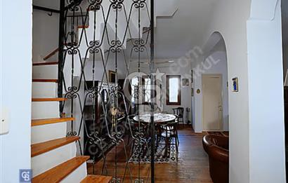 Foça'da Denize Yürüme Mesafesinde Sezonluk Kiralık 3+1 Villa