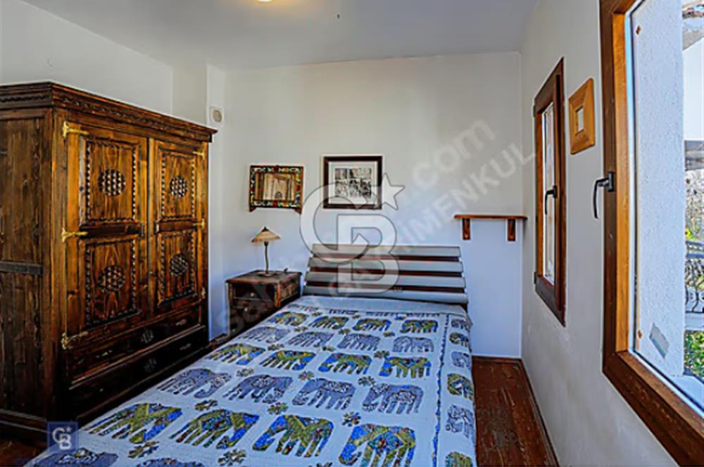 Foça'da Denize Yürüme Mesafesinde Sezonluk Kiralık 3+1 Villa