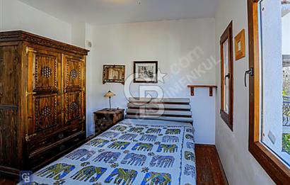 Foça'da Denize Yürüme Mesafesinde Sezonluk Kiralık 3+1 Villa