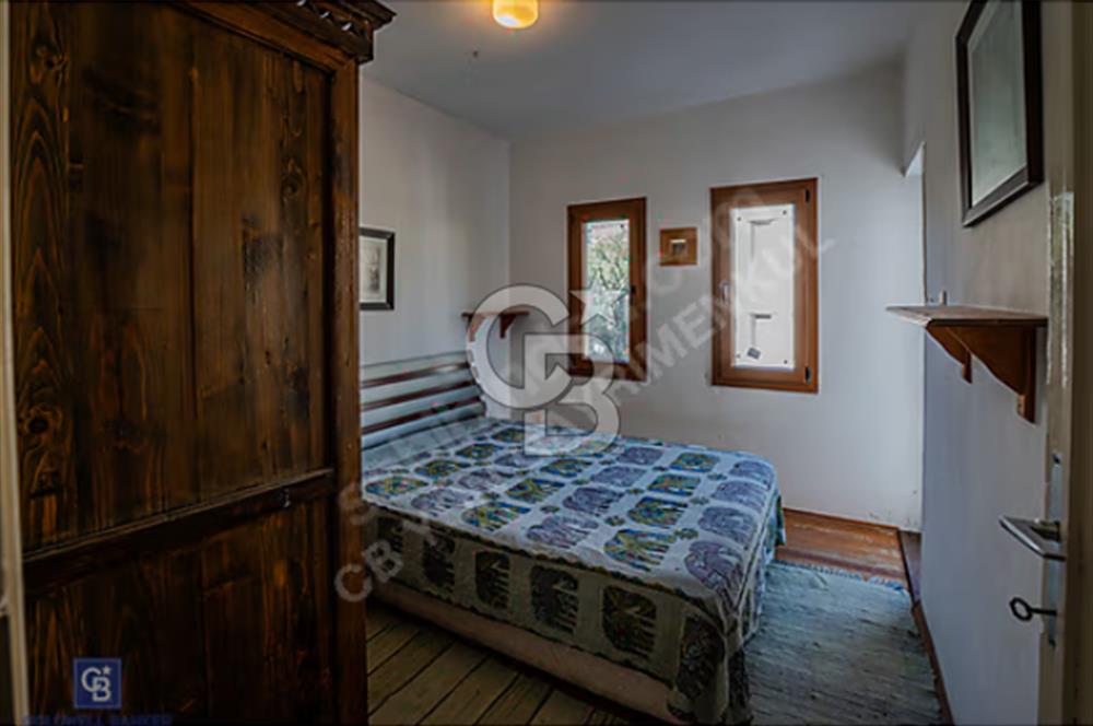 Foça'da Denize Yürüme Mesafesinde Sezonluk Kiralık 3+1 Villa