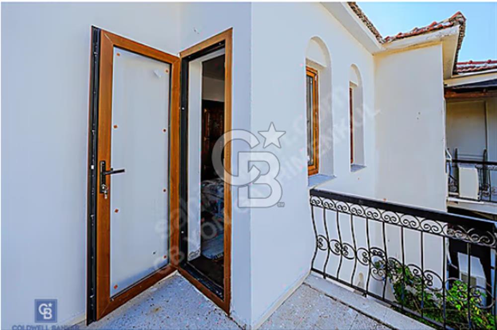 Foça'da Denize Yürüme Mesafesinde Sezonluk Kiralık 3+1 Villa