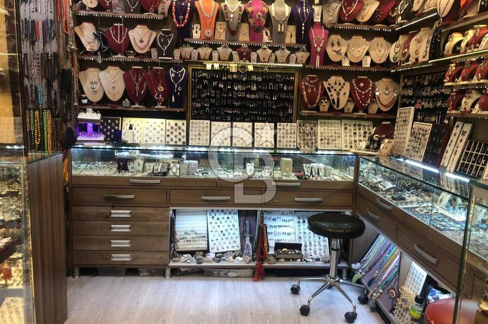 KAPALI ÇARŞIDA İŞLEK LOKASYONDA SATILIK 16 M2 FIRSAT DÜKKAN