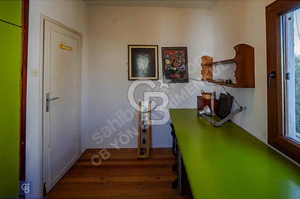 Foça'da Denize Yürüme Mesafesinde Sezonluk Kiralık 3+1 Villa