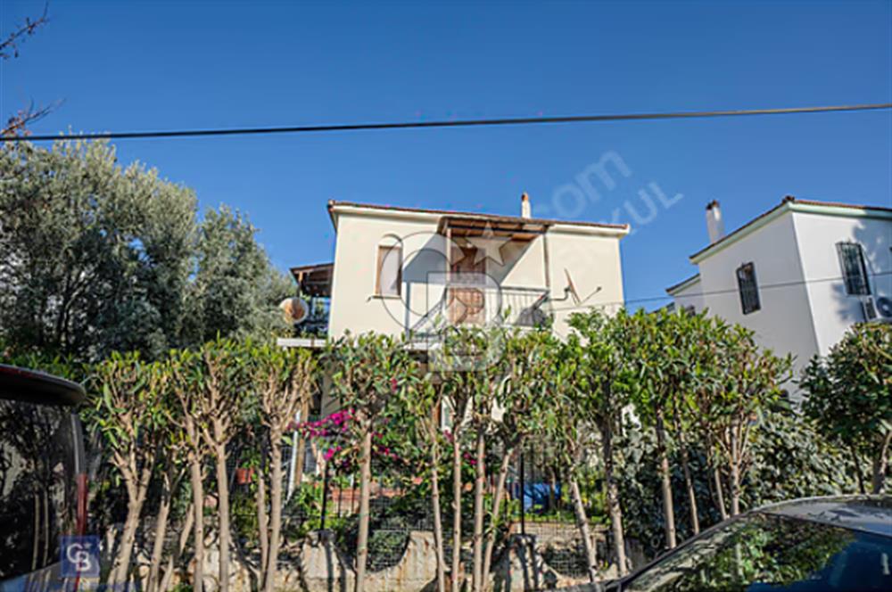 Foça'da Denize Yürüme Mesafesinde Sezonluk Kiralık 3+1 Villa