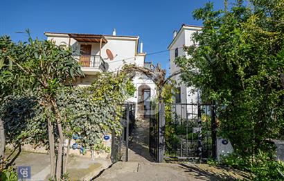 Foça'da Denize Yürüme Mesafesinde Sezonluk Kiralık 3+1 Villa