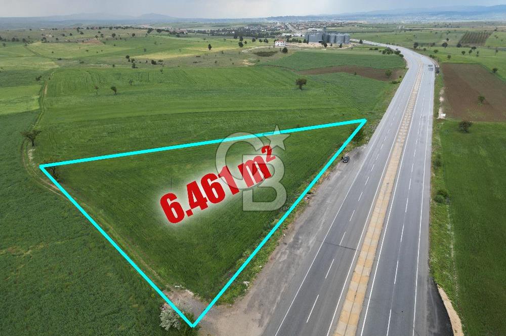 YAPAĞILAR'DA UŞAK/DENİZLİ KARAYOLUNA 160m CEPHELİ SATILIK TARLA