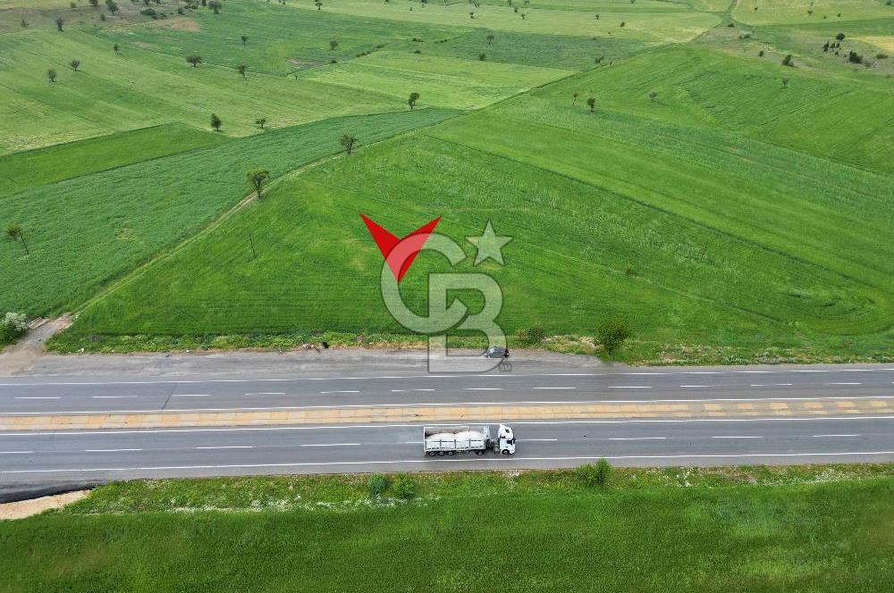 YAPAĞILAR'DA UŞAK/DENİZLİ KARAYOLUNA 160m CEPHELİ SATILIK TARLA