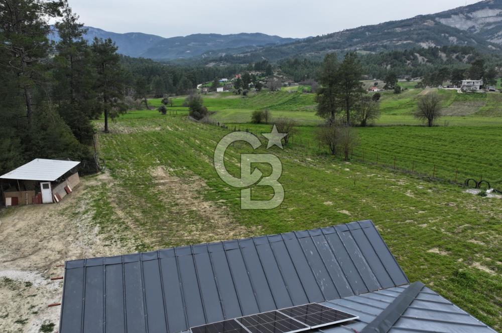 BURDUR BUCAK'TA SATILIK 8358 M2 TARLA VE EV