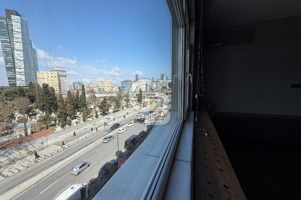 BÜYÜKDERE CADDESİ ÜZERİNDE TABELA DEĞERLİ KİRALIK 4+1 OFİS 