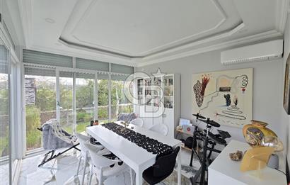 Ayvalık'ta Denize Sıfır Sitede Eşyalı Satılık Lüks Müstakil Ev 