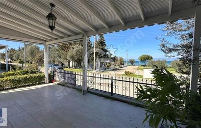 Ayvalık'ta Denize 50 Adım Satılık Müstakil 3+1 Villa