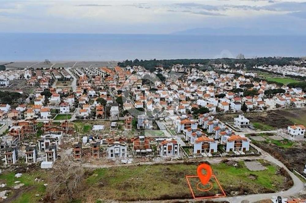 DİKİLİ KABAKUMDA VİLLA İMARLI ARSA