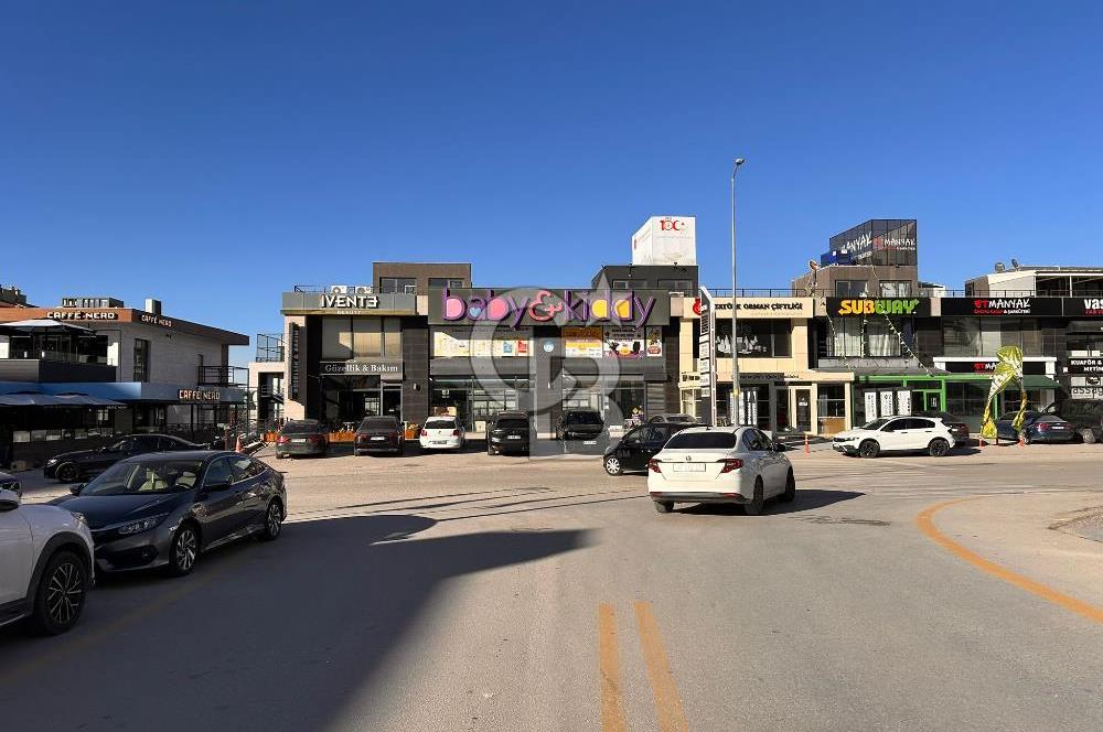 ALACAATLI DA TABELA DEĞERİ YÜKSEK 750 M2 KİRALIK CADDE DÜKKAN