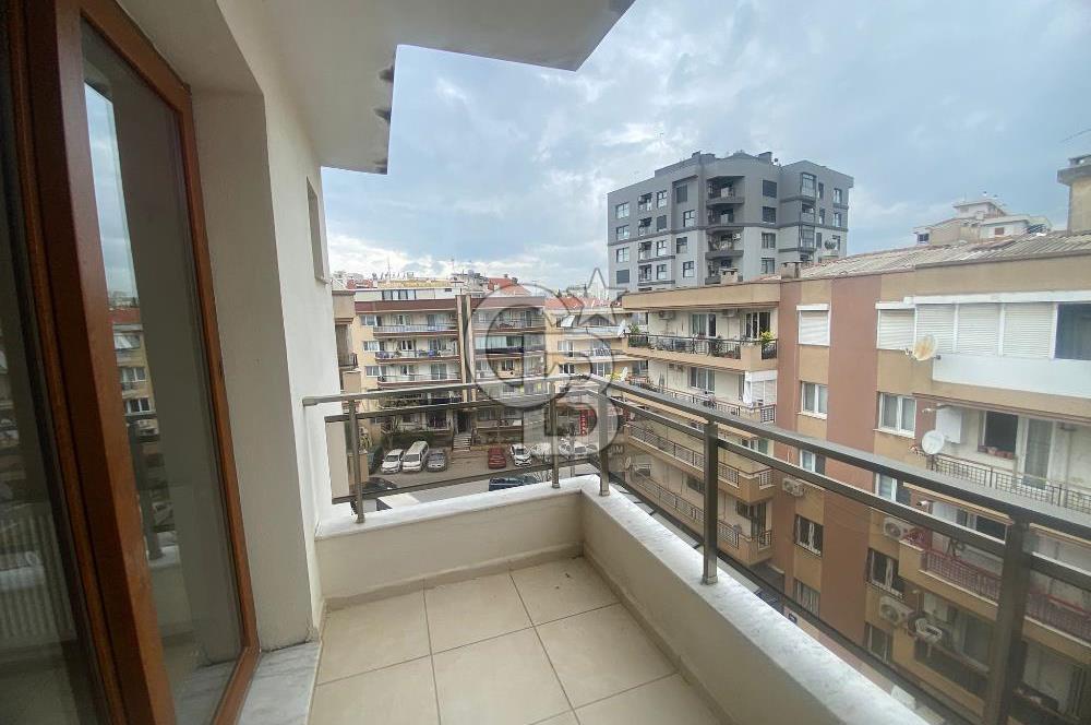 KARŞIYAKA YALI  DOĞALGAZLI MERKEZİ KONUMLU 2+1 KİRALIK DAİRE 